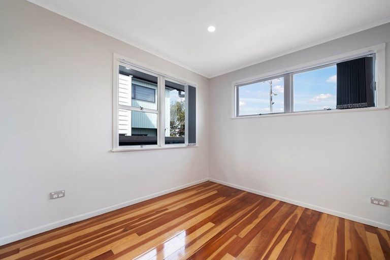 Photo of property in 17 Kohinoor Avenue, Mangere, Auckland, 2022