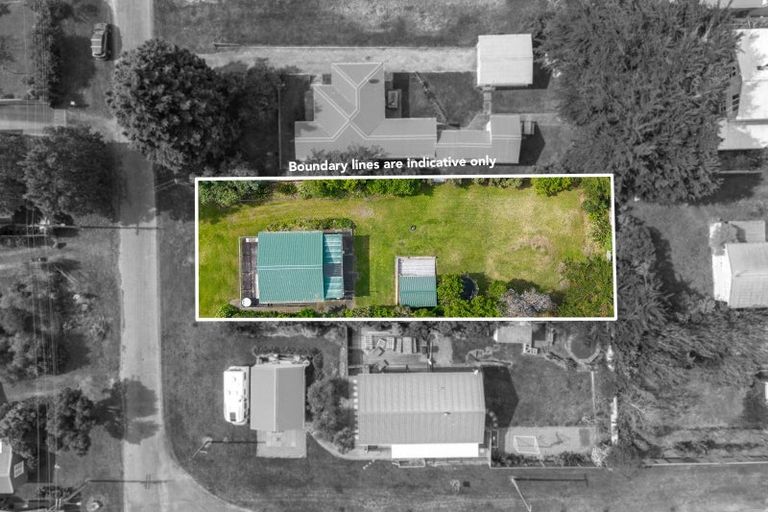 Photo of property in 15 Drake Street, Waikawa Beach, Manakau, 5573