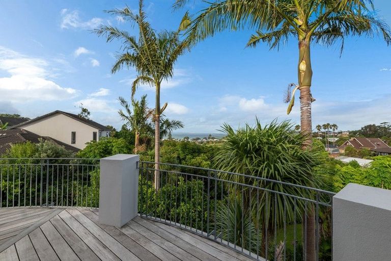 Photo of property in 71 William Bayes Place, Red Beach, 0932
