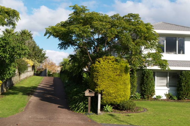 Photo of property in 25 Bob Charles Drive, Golflands, Auckland, 2013