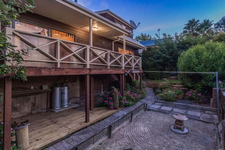 Photo of property in 74 Colwill Road, Massey, Auckland, 0614