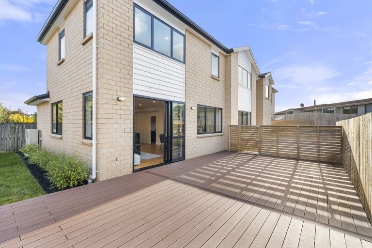Photo of property in 38f Wicklam Lane, Greenhithe, Auckland, 0632