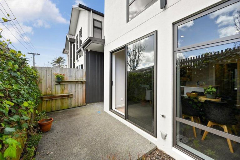 Photo of property in 2/25 Thackeray Street, Hamilton Lake, Hamilton, 3204