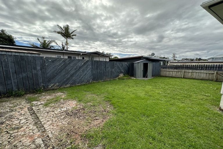 Photo of property in 69a Red Beach Road, Red Beach, 0932