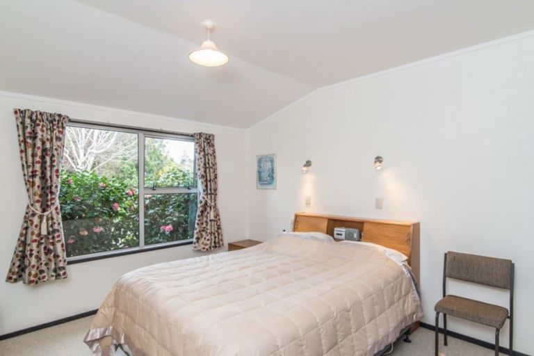 Photo of property in 30 Mahana Road, Paraparaumu Beach, Paraparaumu, 5032
