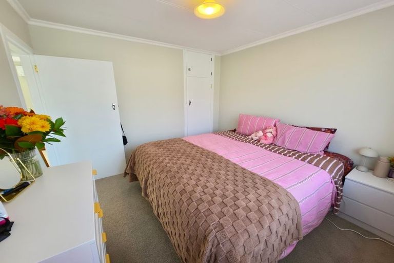 Photo of property in 6b Davies Lane, New Plymouth, 4310