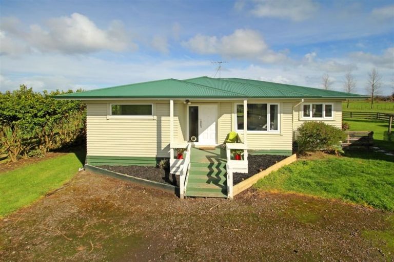 Photo of property in 3 Kitson Road, Aka Aka, Waiuku, 2682