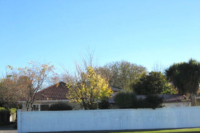 Photo of property in 399 Main North Road, Redwood, Christchurch, 8051
