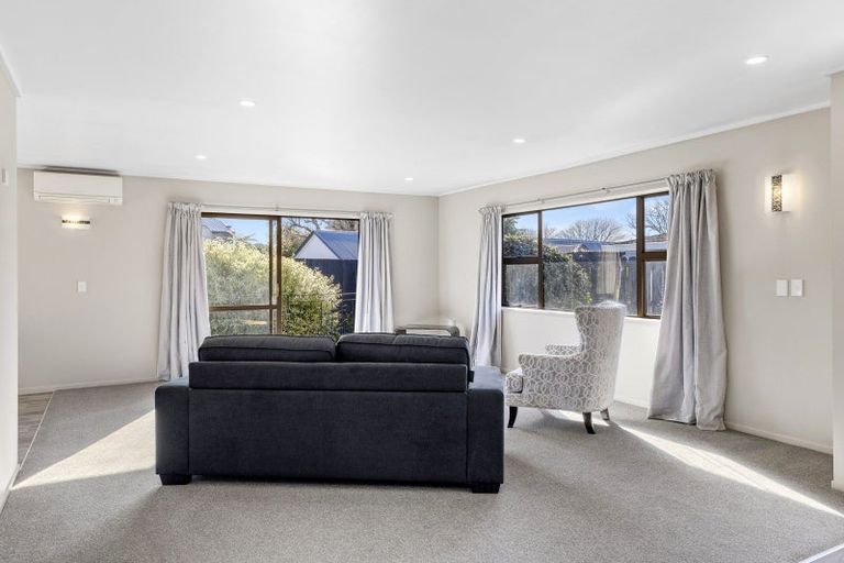 Photo of property in 7 Kathleen Place, Rainbow Point, Taupo, 3330