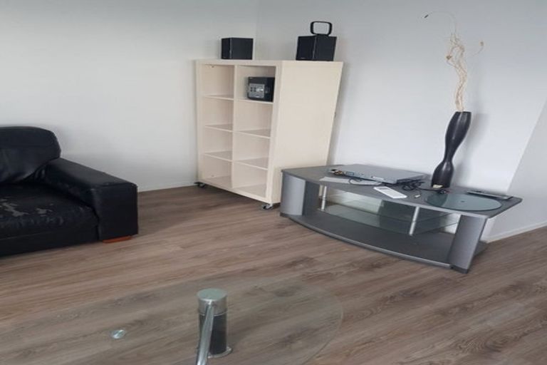 Photo of property in Bella Vista, 1b/84 Gunner Drive, Te Atatu Peninsula, Auckland, 0610