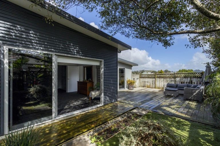 Photo of property in 26 Birdwood Avenue, Moturoa, New Plymouth, 4310