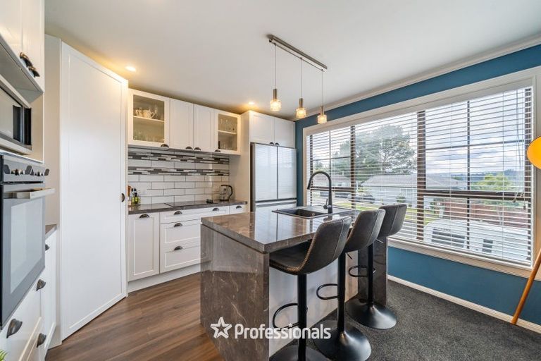 Photo of property in 33 Fenchurch Grove, Stokes Valley, Lower Hutt, 5019