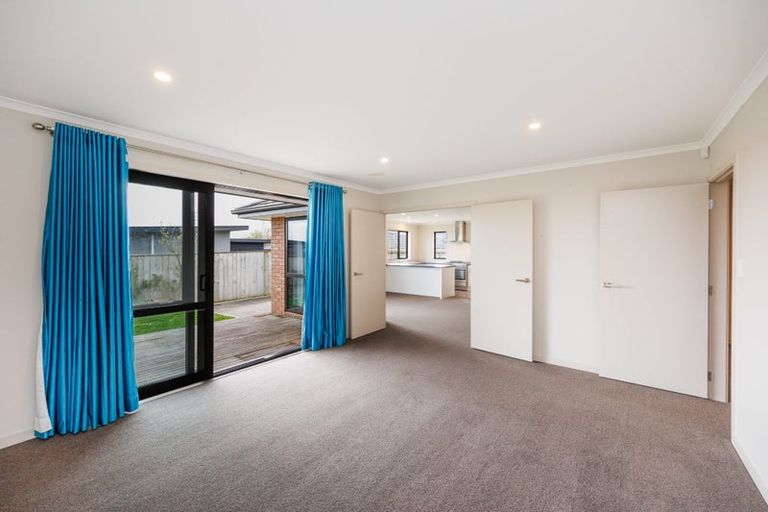 Photo of property in 8 Gibraltar Way, Fitzherbert, Palmerston North, 4410