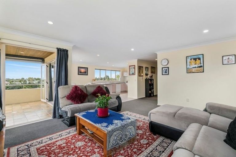 Photo of property in 153a Colwill Road, Massey, Auckland, 0614