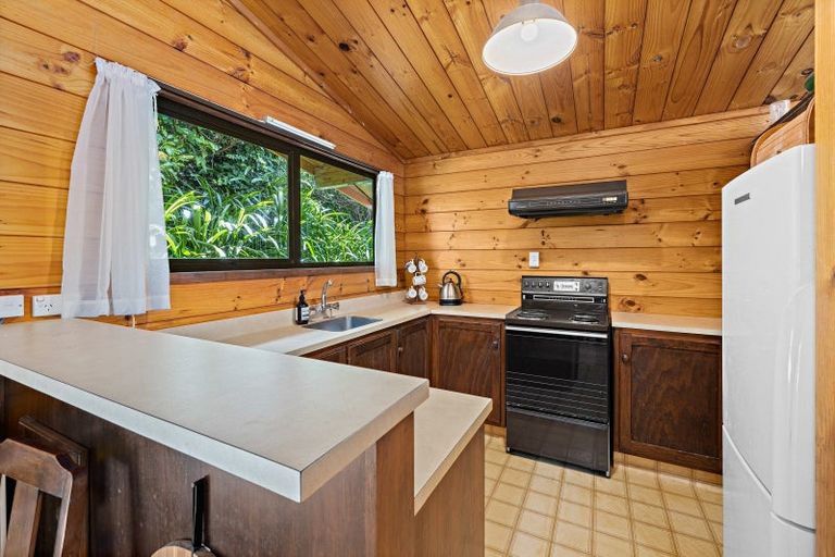 Photo of property in 56 Grand View Road, Leigh, 0985