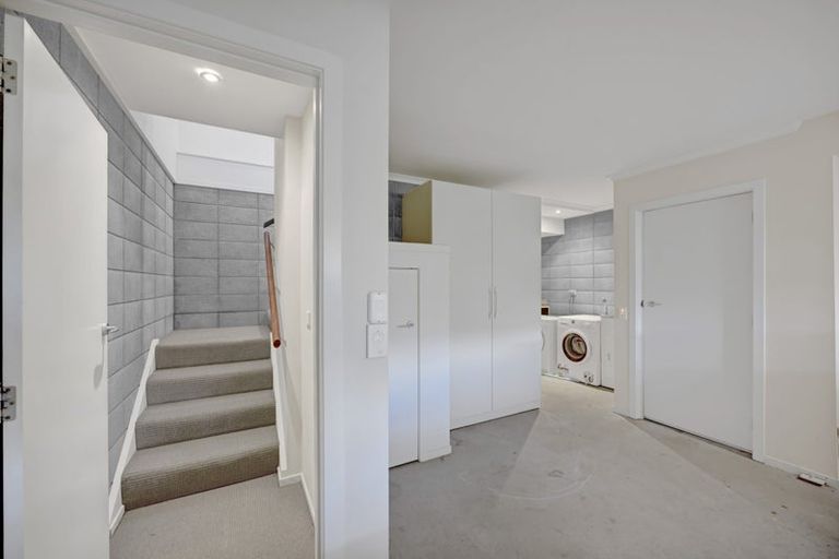Photo of property in The Strand, 4/16 Ronald Street, Strandon, New Plymouth, 4312
