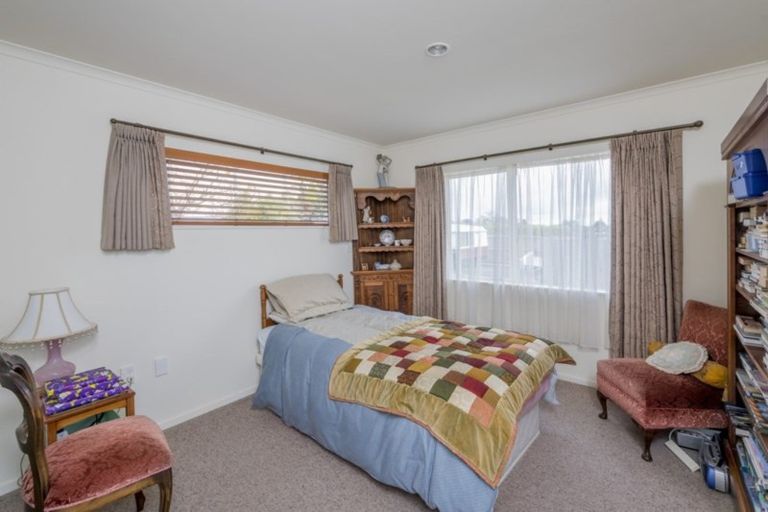 Photo of property in Rangeview Villas, 10/9 Fuller Close, Levin, 5510