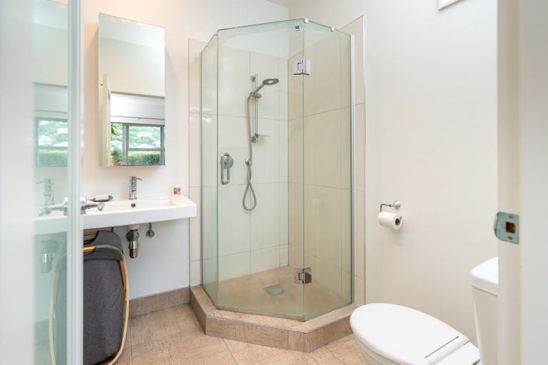 Photo of property in 20 Tiketike Way, Brooklyn, Wellington, 6021