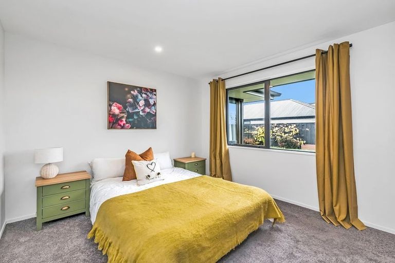 Photo of property in 43 Chris Drive, Rolleston, 7614