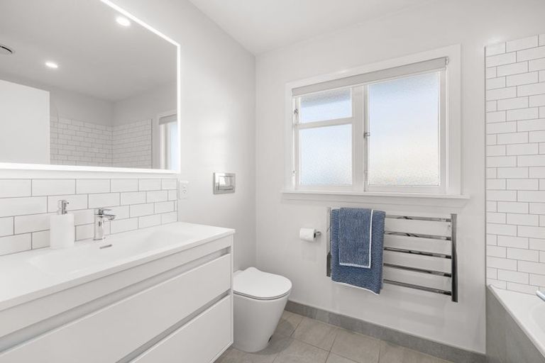Photo of property in 174 Langdons Road, Northcote, Christchurch, 8052