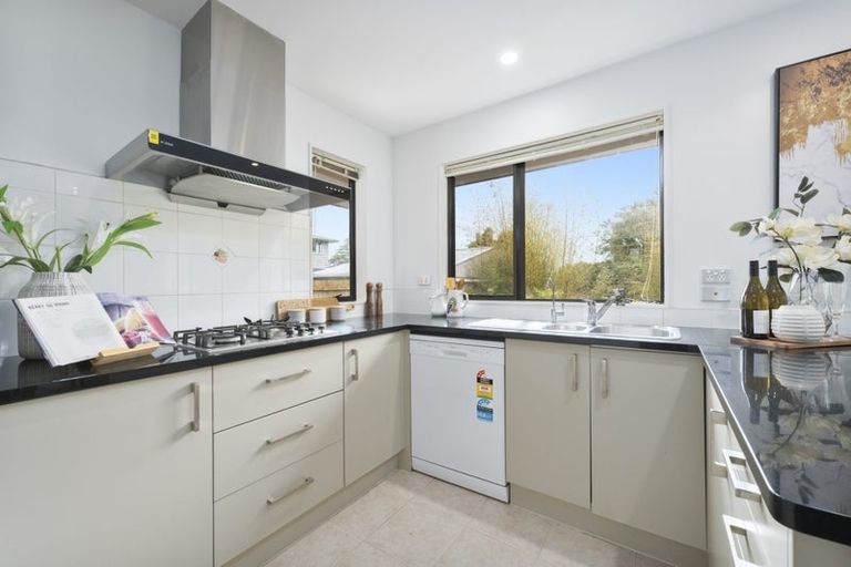 Photo of property in 27a Chorley Avenue, Massey, Auckland, 0614