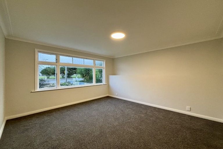 Photo of property in 51 Weraroa Road, Levin, 5510