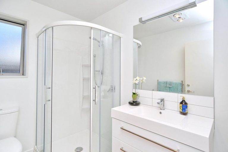 Photo of property in 1 Glenbarr Lane, Broomfield, Christchurch, 8042