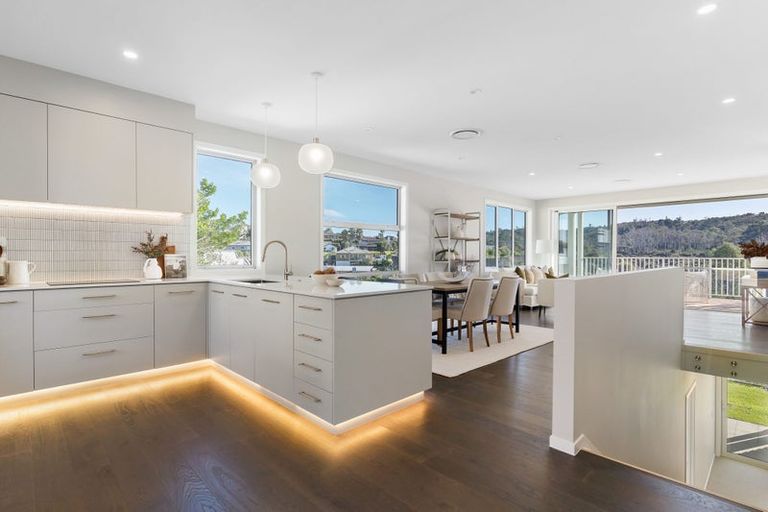 Photo of property in 204 Landmark Terrace, Orewa, 0931