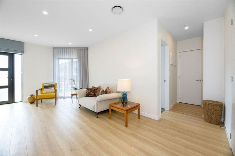 Photo of property in 14 Moki Place, Long Bay, Auckland, 0630