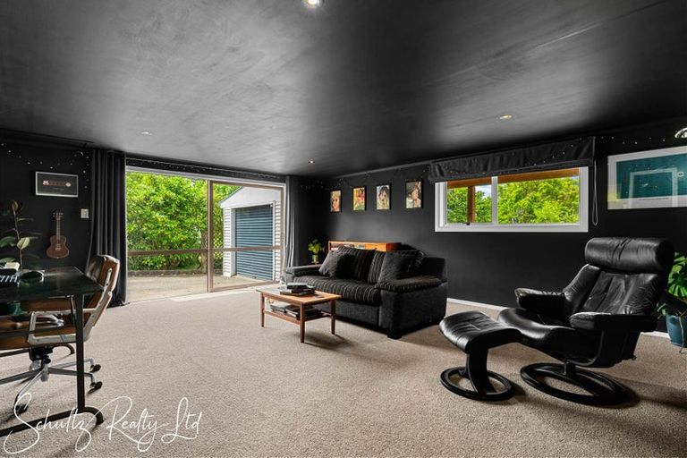 Photo of property in 15 Bickerstaffe Road, Maungaturoto, 0520