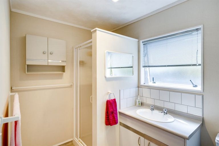 Photo of property in 2/55 Meeanee Road, Taradale, Napier, 4112