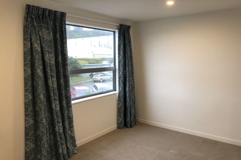 Photo of property in 15/2u Stone Street, Miramar, Wellington, 6022