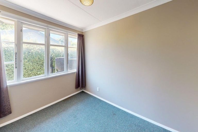 Photo of property in 41 Ellesmere Crescent, Highbury, Palmerston North, 4412