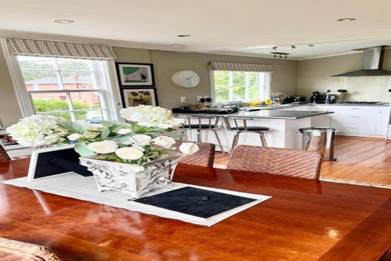Photo of property in 11 Pendarves Street, New Plymouth, 4310