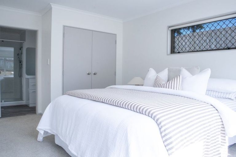 Photo of property in 16 Madison Place, Morningside, Whangarei, 0110