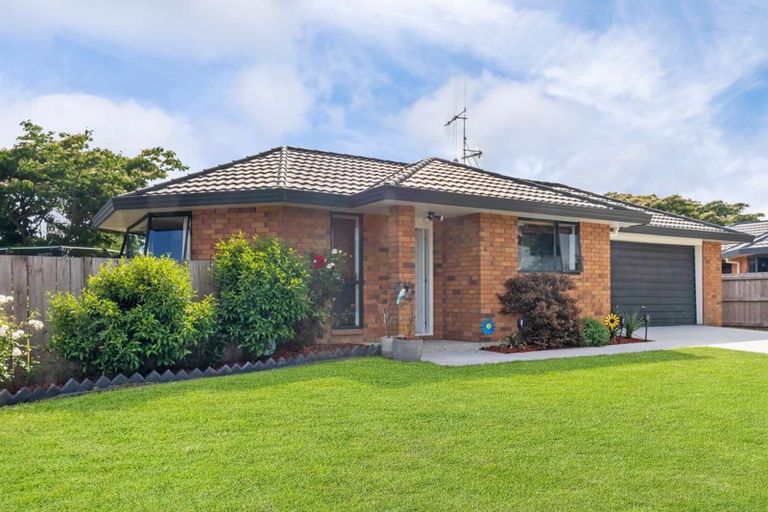 Photo of property in 28 Aldershot Place, Nawton, Hamilton, 3200