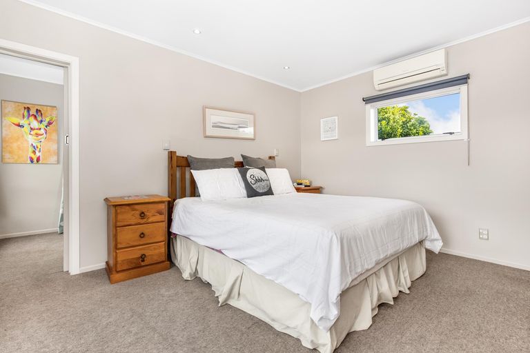Photo of property in 8 Hunua Road, Papakura, 2110