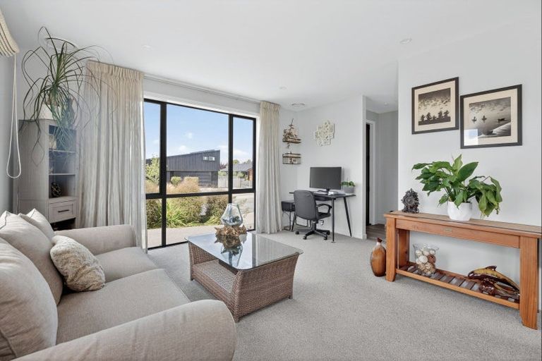 Photo of property in 11 Tahi Street, Albert Town, Wanaka, 9305