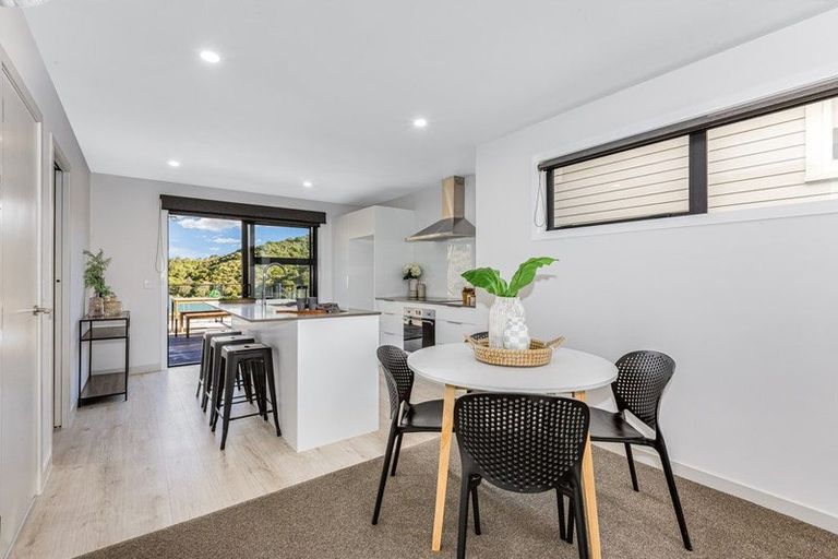 Photo of property in 11a Barberry Grove, Maungaraki, Lower Hutt, 5010