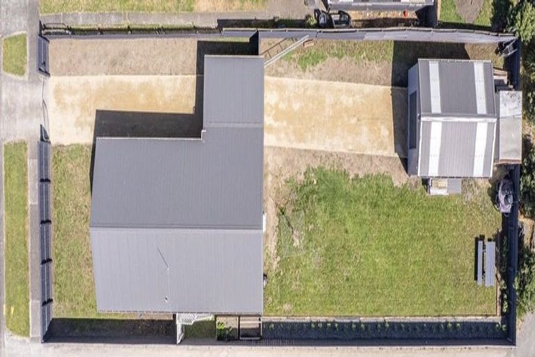 Photo of property in 110 Hinau Street, Castlecliff, Whanganui, 4501