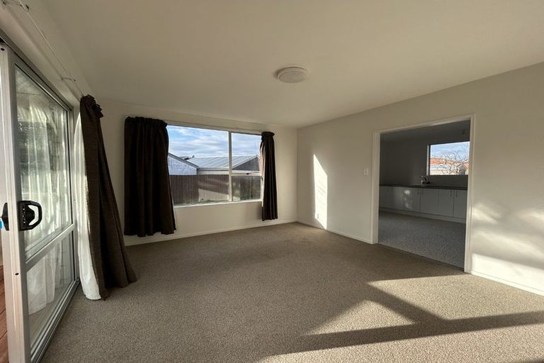 Photo of property in 2/202 Sawyers Arms Road, Bishopdale, Christchurch, 8053