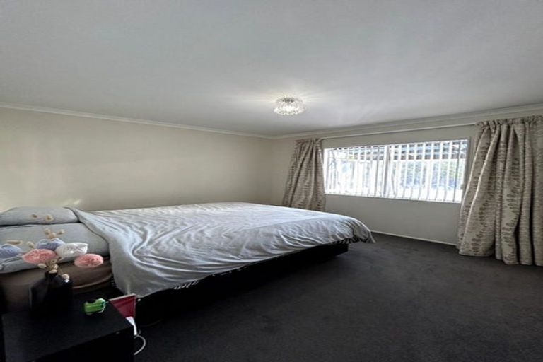 Photo of property in 2/21 Gloucester Road, Manurewa, Auckland, 2102