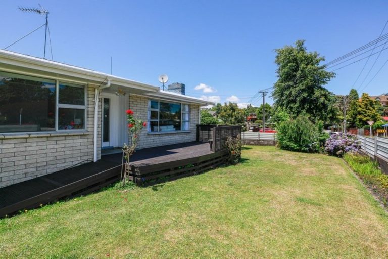 Photo of property in 2 Newcastle Road, Dinsdale, Hamilton, 3204