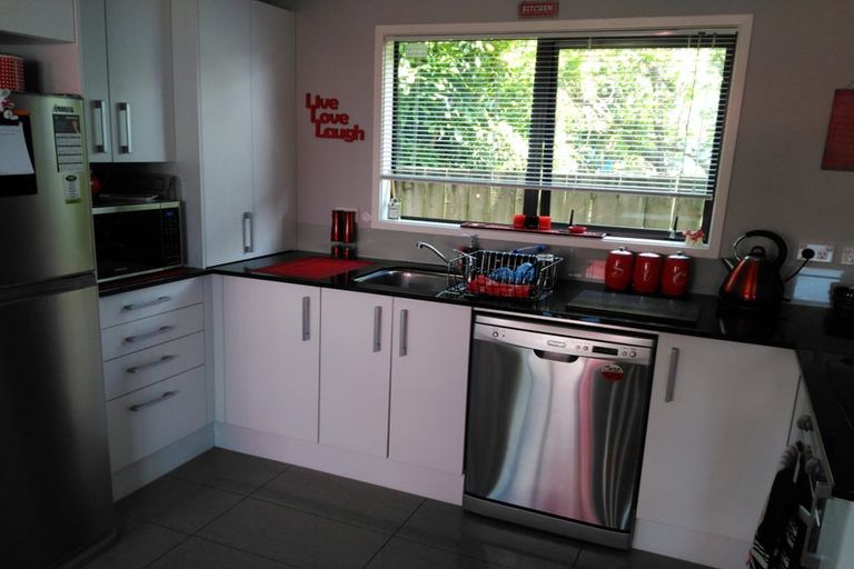Photo of property in 145 Wiseley Road, West Harbour, Auckland, 0618