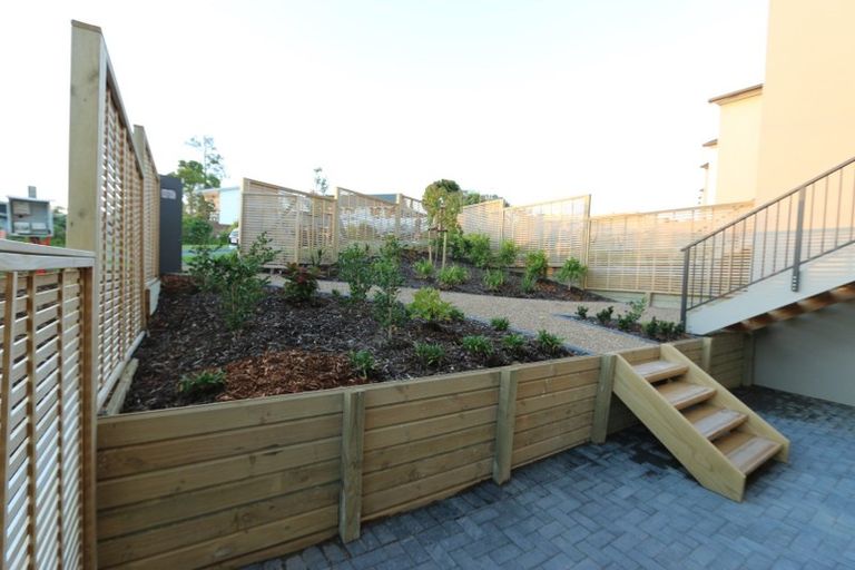 Photo of property in 5e Melia Place, Stanmore Bay, Whangaparaoa, 0932