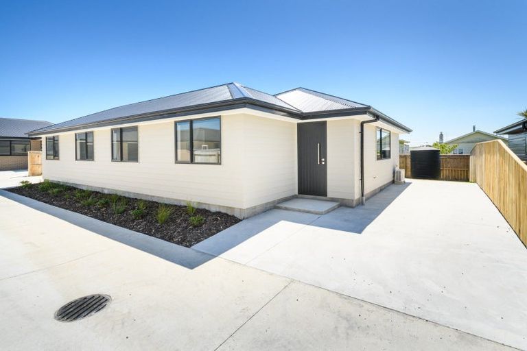 Photo of property in 2/68a Hedges Street, Sanson, 4817