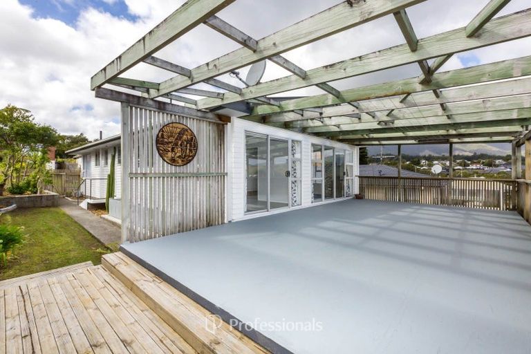 Photo of property in 17 Sunnyview Drive, Brown Owl, Upper Hutt, 5018