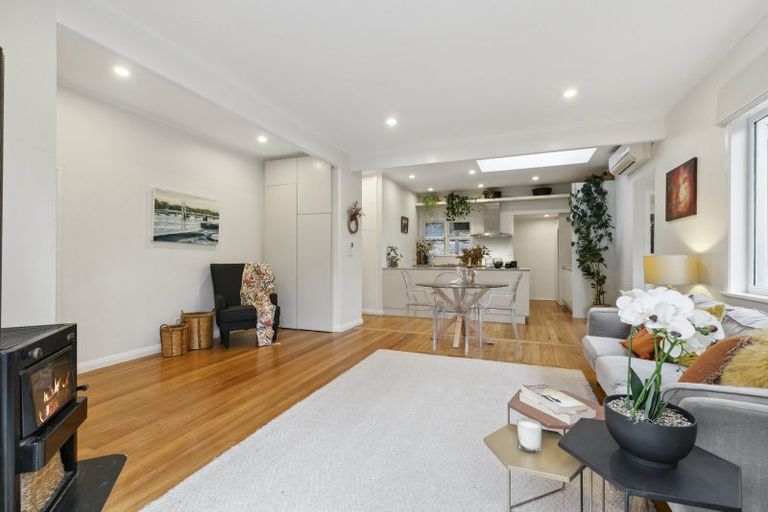 Photo of property in 49 Albemarle Road, Northland, Wellington, 6012