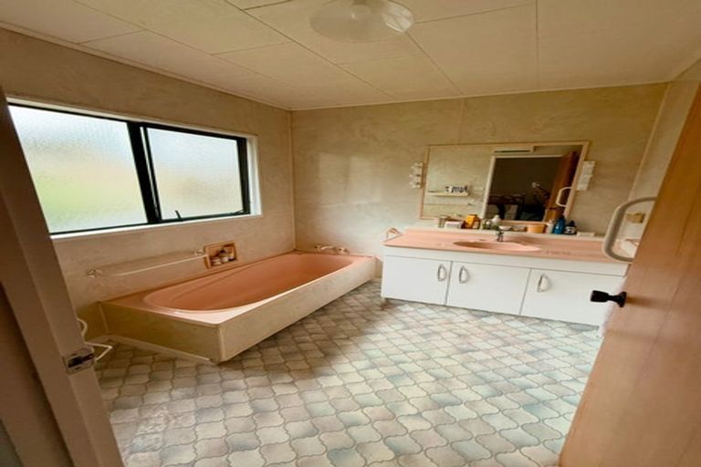 Photo of property in 57 Third Avenue, Avenues, Whangarei, 0110