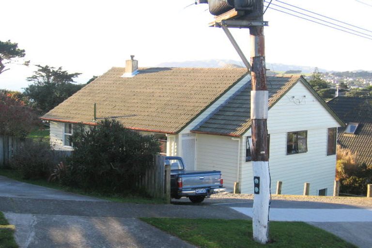 Photo of property in 6 Pikarere Street, Titahi Bay, Porirua, 5022